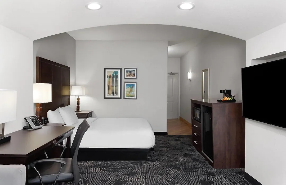 La Quinta By Wyndham Columbus - Edinburgh-1