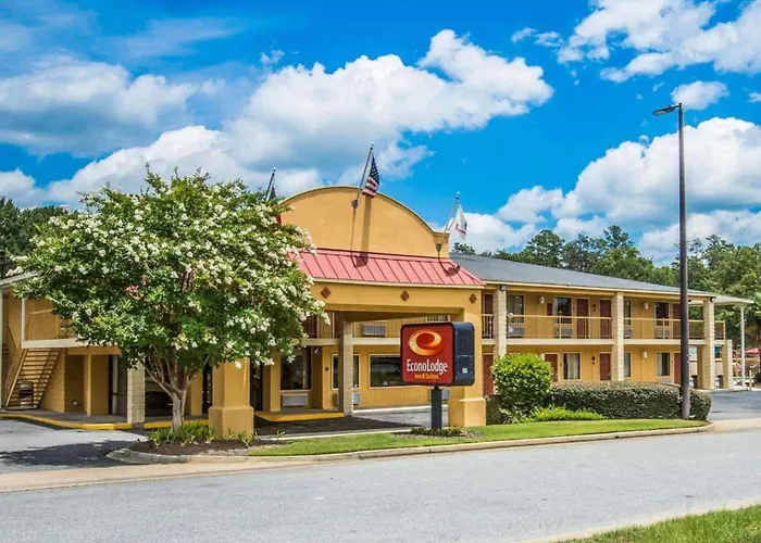 Motel: Econo Lodge Inn & Suites Columbus Near Fort Benning