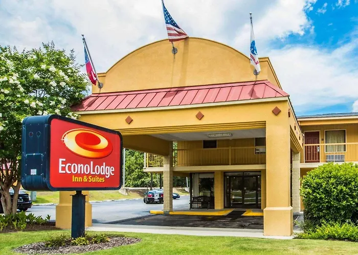 Motel: Econo Lodge Inn & Suites Columbus Near Fort Benning